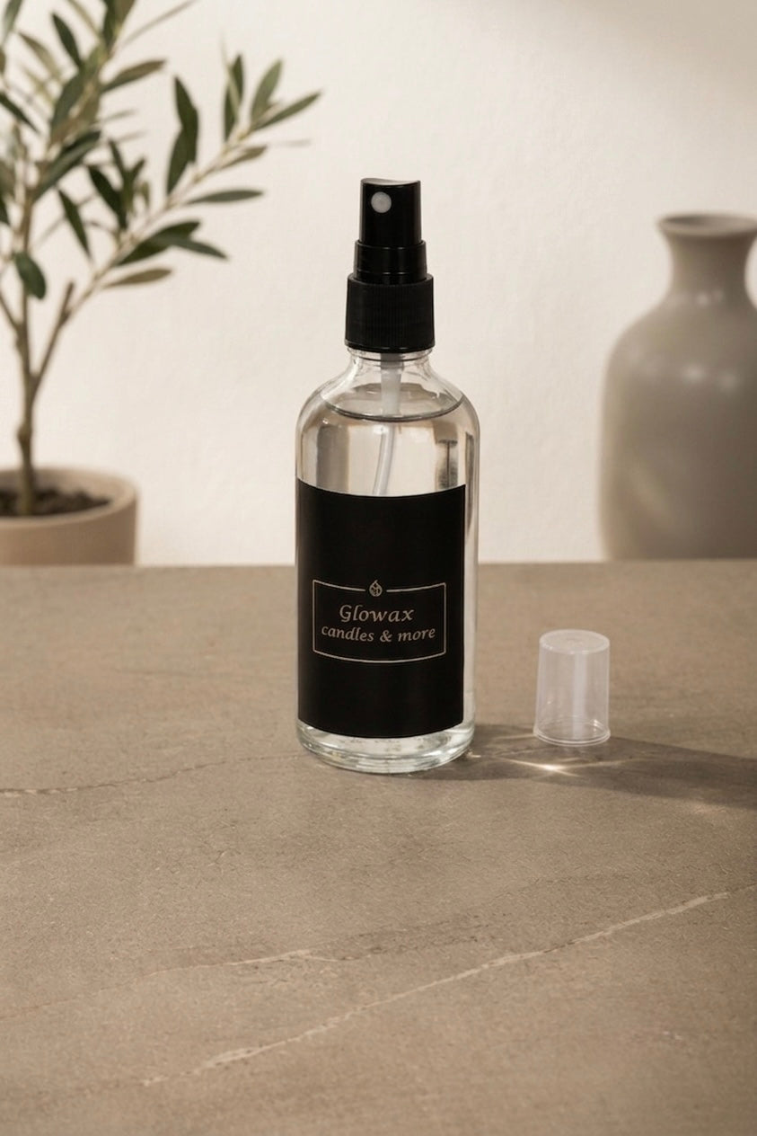 Glowax Fabric Mist σε διάφανη γυάλινη φιάλη για υφάσματα και εσωτερικούς χώρους